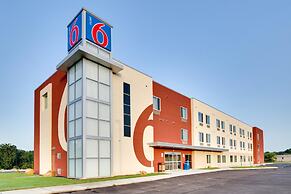 Motel 6 Poplar Bluff, MO