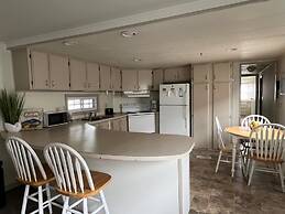 Montego Bay - Peachtree Road 122 3 Bedroom Home by RedAwning