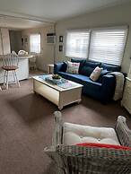 Montego Bay - Peachtree Road 122 3 Bedroom Home by RedAwning