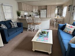 Montego Bay - Peachtree Road 122 3 Bedroom Home by RedAwning