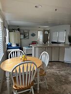 Montego Bay - Peachtree Road 122 3 Bedroom Home by RedAwning