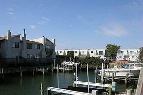 Crab Harbour 4 3 Bedroom Townhouse by RedAwning