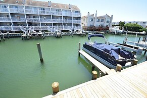 Crab Harbour 4 3 Bedroom Townhouse by RedAwning