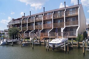 Crab Harbour 4 3 Bedroom Townhouse by RedAwning