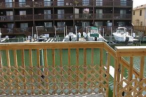 Crab Harbour 4 3 Bedroom Townhouse by RedAwning