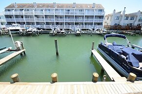 Crab Harbour 4 3 Bedroom Townhouse by RedAwning