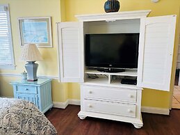 Inn Between 6 Bedroom Home by RedAwning