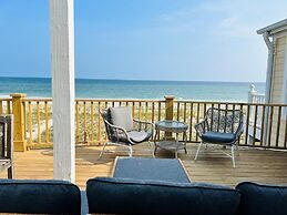 Inn Between 6 Bedroom Home by RedAwning