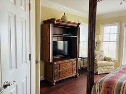 Inn Between 6 Bedroom Home by RedAwning