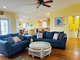 Inn Between 6 Bedroom Home by RedAwning