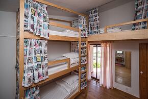 Ericeira Villa Surf Camp Hostel