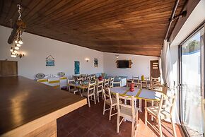 Ericeira Villa Surf Camp Hostel