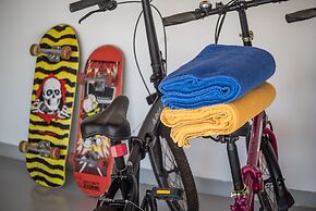 Ericeira Villa Surf Camp Hostel