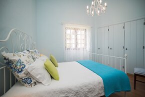 Ericeira Villa Surf Camp Hostel