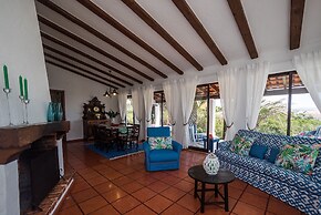 Ericeira Villa Surf Camp Hostel