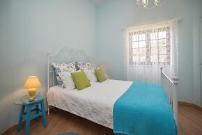 Ericeira Villa Surf Camp Hostel