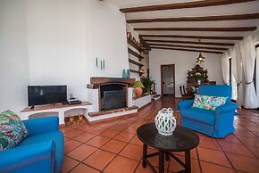 Ericeira Villa Surf Camp Hostel