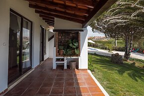 Ericeira Villa Surf Camp Hostel