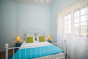 Ericeira Villa Surf Camp Hostel