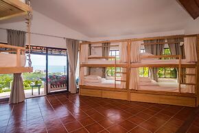 Ericeira Villa Surf Camp Hostel