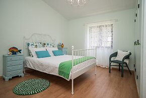 Ericeira Villa Surf Camp Hostel