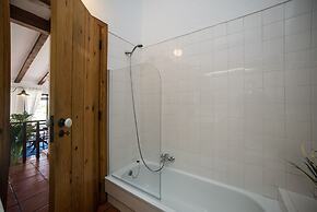 Ericeira Villa Surf Camp Hostel