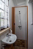 Ericeira Villa Surf Camp Hostel