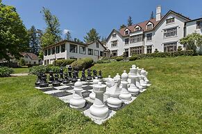 Seven Hills Inn
