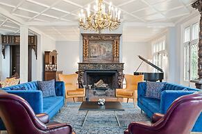 Seven Hills Inn