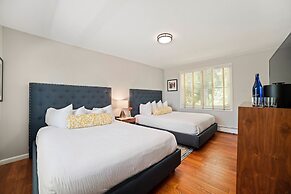 Seven Hills Inn