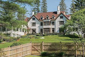 Seven Hills Inn