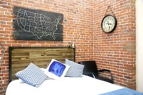 The Nomad Suites & Apartments