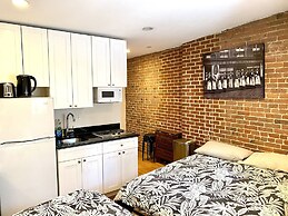 The Nomad Suites & Apartments