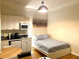 The Nomad Suites & Apartments