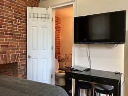 The Nomad Suites & Apartments