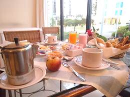 Arenas del Mar Apartments