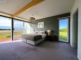 Pelican Point Tasmania