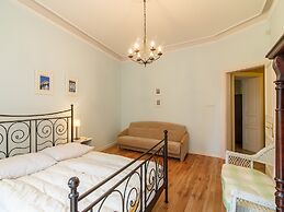 Apartments Happy Hours