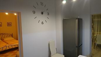 Apartments Happy Hours