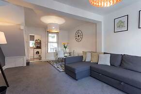 Hastings House Luton - Inhabit Short Stays