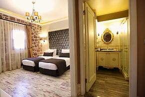 L'Agora Old Town Hotel & Bazaar