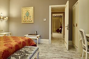 L'Agora Old Town Hotel & Bazaar