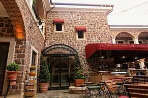 L'Agora Old Town Hotel & Bazaar