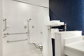 Fairfield Inn & Suites Cincinnati Uptown/University Area