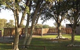 Eldorado Guest House & Camping