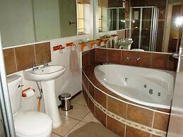 Flintstones Guest House Fourways