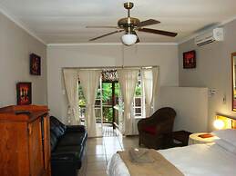 Flintstones Guest House Fourways