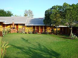 Flintstones Guest House Fourways