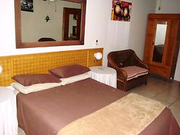 Flintstones Guest House Fourways