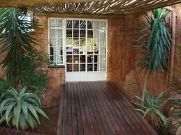 Flintstones Guest House Fourways